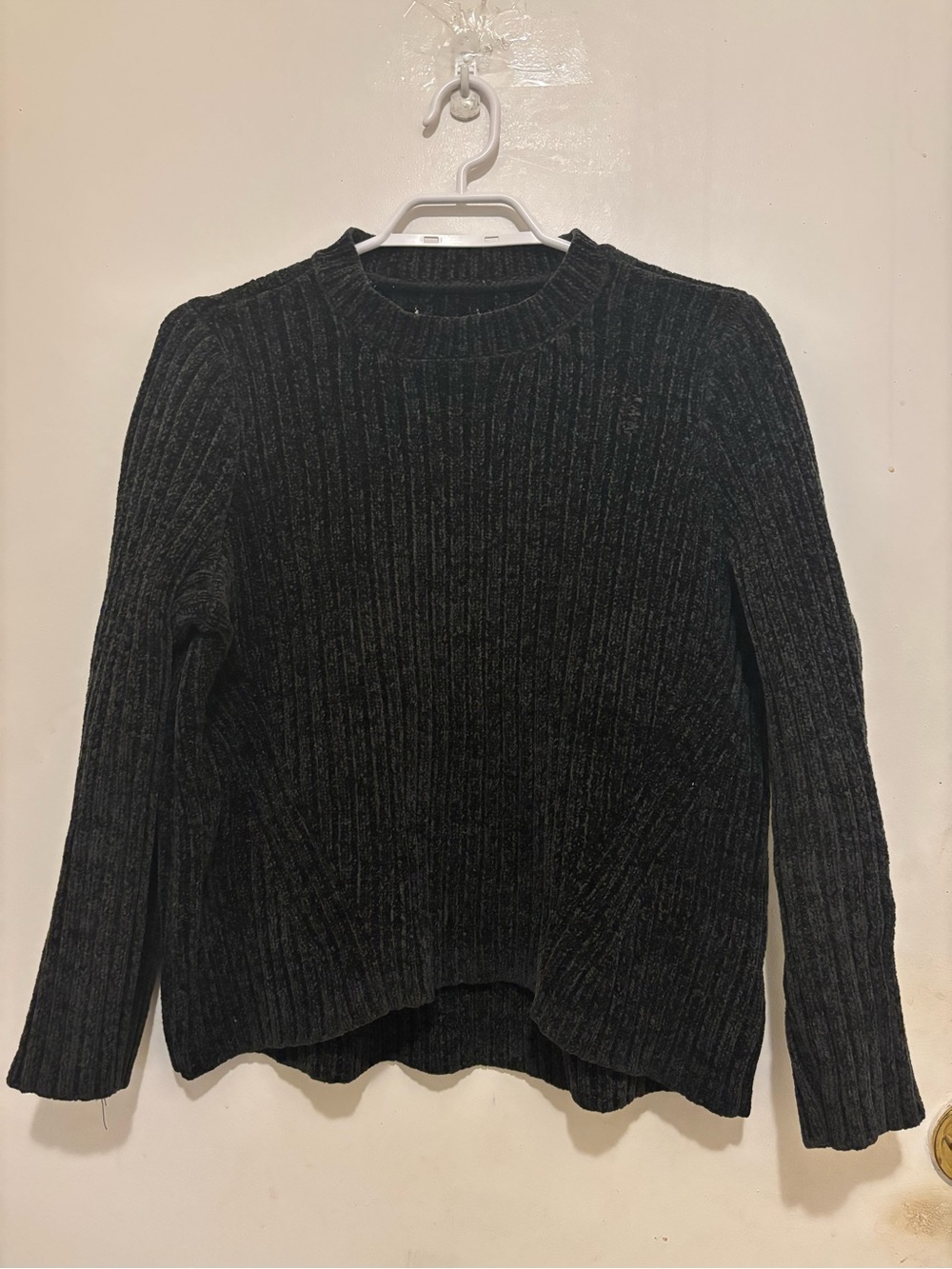 Black Ribbed Mock Neck High-Low Sweater | Size Medium